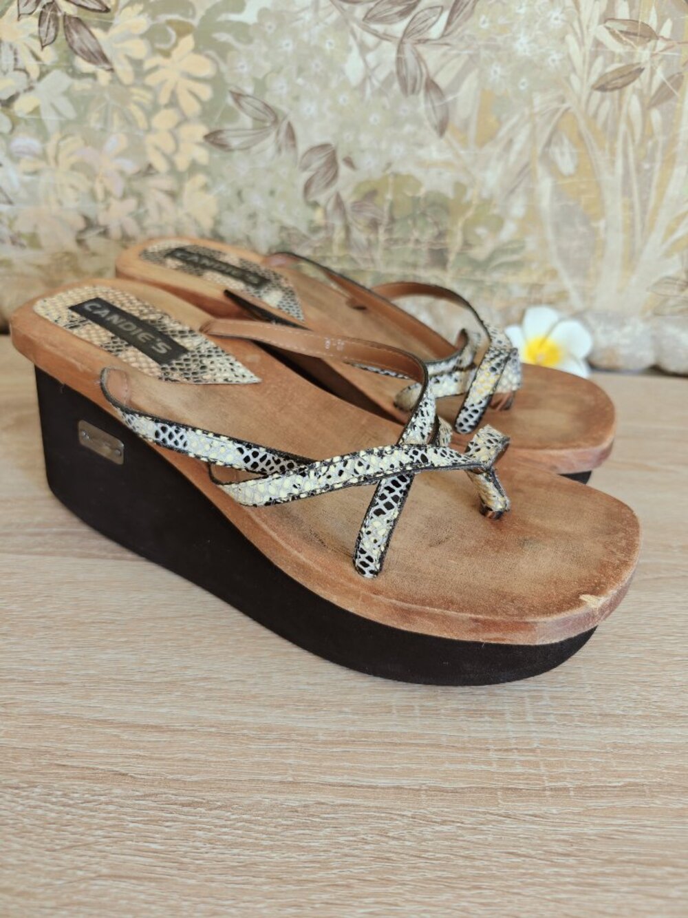 Vintage Y2K Candie's Snake Print Wood Wedge Platform Sandals Sz. 9